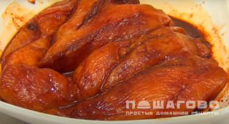 Фото приготовления рецепта: Куриные наггетсы в картофельных чипсах, запеченные в духовке - шаг 2