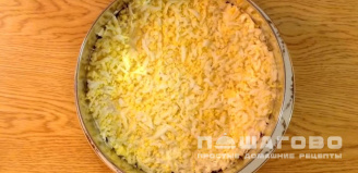 Фото приготовления рецепта: Салат Дамский каприз с черносливом - шаг 3