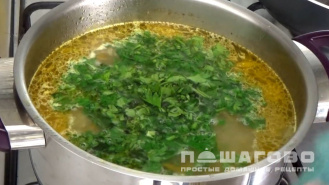 Фото приготовления рецепта: Суп лапша куриная - шаг 6