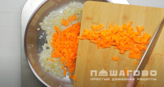 Фото приготовления рецепта: Чечевичная похлебка из красной чечевицы - шаг 3