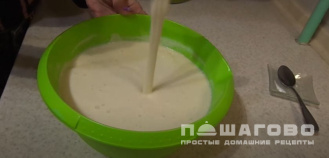 Фото приготовления рецепта: Постные вегетарианские блины на кефире без яиц - шаг 5