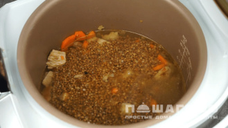 Фото приготовления рецепта: Гречка по-купечески с говядиной в мультиварке - шаг 3