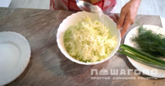 Фото приготовления рецепта: Драники из кабачков - шаг 2