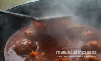 Фото приготовления рецепта: Тефтели в казане - шаг 7