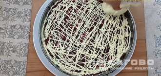 Фото приготовления рецепта: Селедка под шубой с розами - шаг 10