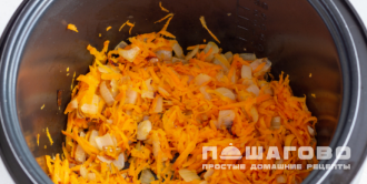 Фото приготовления рецепта: Цесарка в мультиварке - шаг 3