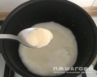Фото приготовления рецепта: Манные котлеты - шаг 3