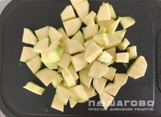 Фото приготовления рецепта: Картофельное рагу с мясом на сковороде - шаг 4