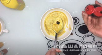 Фото приготовления рецепта: Американская горчица с медом и майонезом - шаг 2