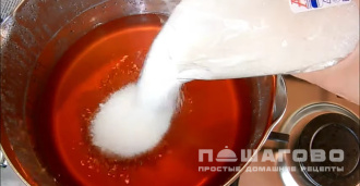 Фото приготовления рецепта: Варенье из айвы дольками - шаг 5