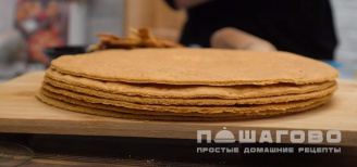 Фото приготовления рецепта: Классический медовый торт - шаг 9