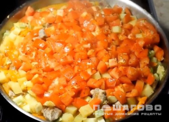 Фото приготовления рецепта: Овощное рагу с мясом - шаг 12