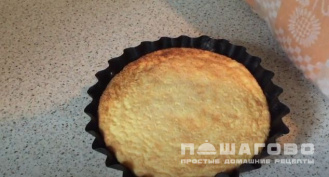 Фото приготовления рецепта: Творожная запеканка со сгущенкой - шаг 5