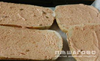 Фото приготовления рецепта: Горячие бутерброды на скорую руку - шаг 3