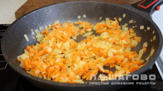 Фото приготовления рецепта: Запорожский суп из квашенной капусты - шаг 3