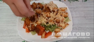 Фото приготовления рецепта: Салат "Цезарь" с курицей оригинальный - шаг 6