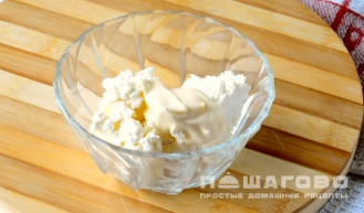 Фото приготовления рецепта: Вкусный бутерброд с багетом семгой и творожным сыром - шаг 1