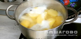 Фото приготовления рецепта: Пюре со сливками и грибами - шаг 7