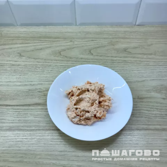 Фото приготовления рецепта: Рийет из форели с креветками - шаг 3