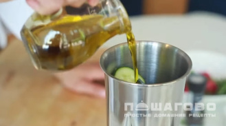 Фото приготовления рецепта: Гаспачо из огурцов - шаг 2