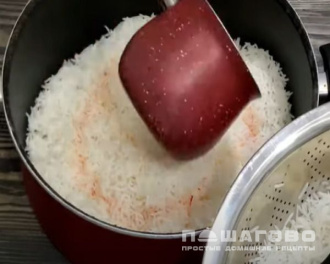 Фото приготовления рецепта: Азербайджанский плов с бараниной и каштанами - шаг 7