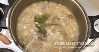 Фото приготовления рецепта: Студень из свиных ножек - шаг 5