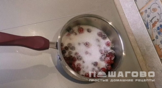 Фото приготовления рецепта: Ягодный конфитюр - шаг 3