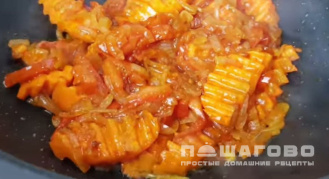 Фото приготовления рецепта: Суп с тефтелями - шаг 2