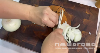 Фото приготовления рецепта: Пирог расстегай с грибами - шаг 4
