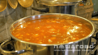 Фото приготовления рецепта: Суп с фасолью и мясом - шаг 3