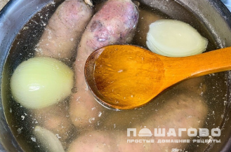 Фото приготовления рецепта: Колбаски из косули - шаг 3