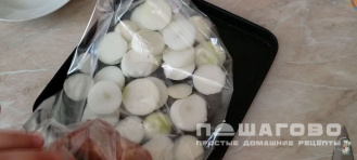 Фото приготовления рецепта: Говяжьи ребра в духовке с горчицей и медом - шаг 4