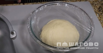 Фото приготовления рецепта: Постная пицца на сковороде - шаг 3