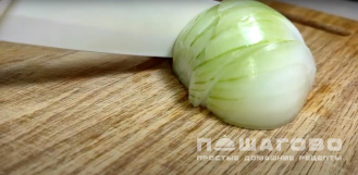 Фото приготовления рецепта: Рассольник классический с рисом и огурцами - шаг 2