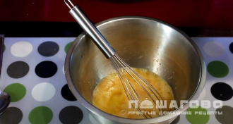 Фото приготовления рецепта: Сырные блины с начинкой из ветчины - шаг 1