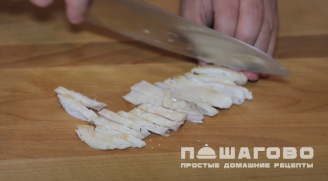 Фото приготовления рецепта: Сэндвич с куриной грудкой на работу - шаг 8
