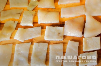 Фото приготовления рецепта: Чипсы из свиной шкурки - шаг 3