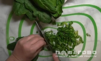 Фото приготовления рецепта: Салат с жареным тофу и кунжутом - шаг 1