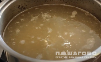 Фото приготовления рецепта: Домашняя уха из судака - шаг 2