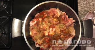 Фото приготовления рецепта: Жаркое с картошкой и курицей - шаг 5