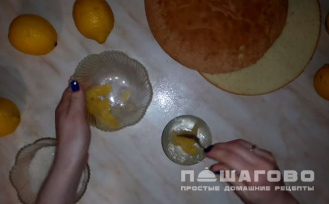 Фото приготовления рецепта: Сладкая пропитка для бисквитного торта - шаг 2