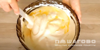 Фото приготовления рецепта: Нежный ванильный бисквит - шаг 5