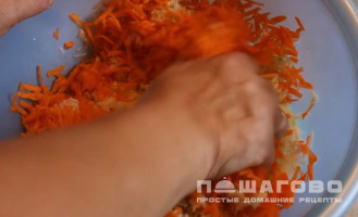 Фото приготовления рецепта: Квашеные баклажаны с капустой - шаг 2
