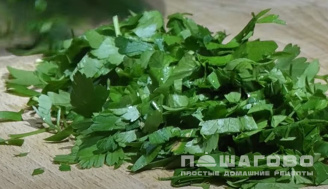 Фото приготовления рецепта: Салат с тунцом и фасолью по-тоскански - шаг 6
