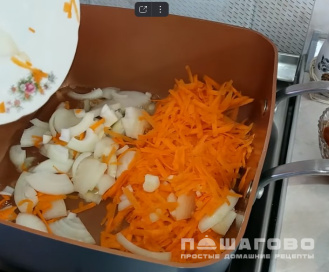 Фото приготовления рецепта: Быстрые голубцы из пекинской капусты с картошкой - шаг 1