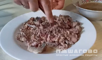 Фото приготовления рецепта: Салат Мимоза без картошки с рисом - шаг 2