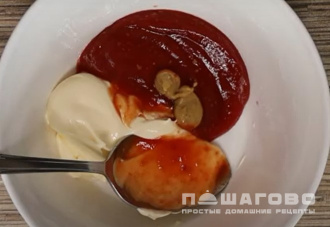 Фото приготовления рецепта: Домашние бургеры с куриной котлетой - шаг 5