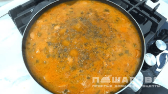 Фото приготовления рецепта: Подлива к макаронам с колбасой - шаг 3