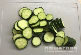 Фото приготовления рецепта: Пикули из огурцов - шаг 1