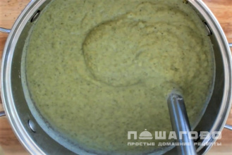 Фото приготовления рецепта: Суп-пюре из брокколи с сыром - шаг 4
